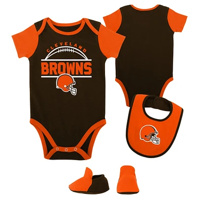 Ensemble trois pièces Body, bavoir et chaussons Cleveland Browns Home Field Advantage pour nouveau-nés nourrissons, marron/orange