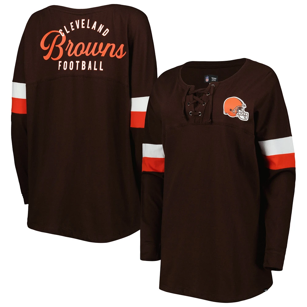 T-shirt à manches longues léger lacets Cleveland Browns Athletic Varsity New Era pour femme, marron