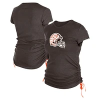 T-shirt froncé sur le côté des Cleveland Browns New Era pour femme marron