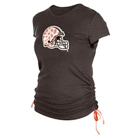 T-shirt froncé sur le côté des Cleveland Browns New Era pour femme marron