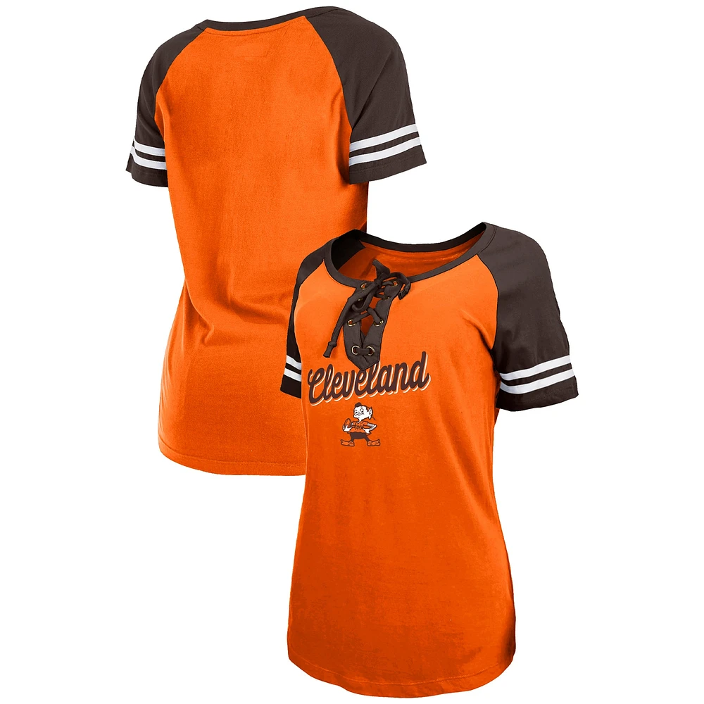 T-shirt raglan New Era orange/marron Cleveland Browns Brownie The Elf Legacy à lacets pour femme