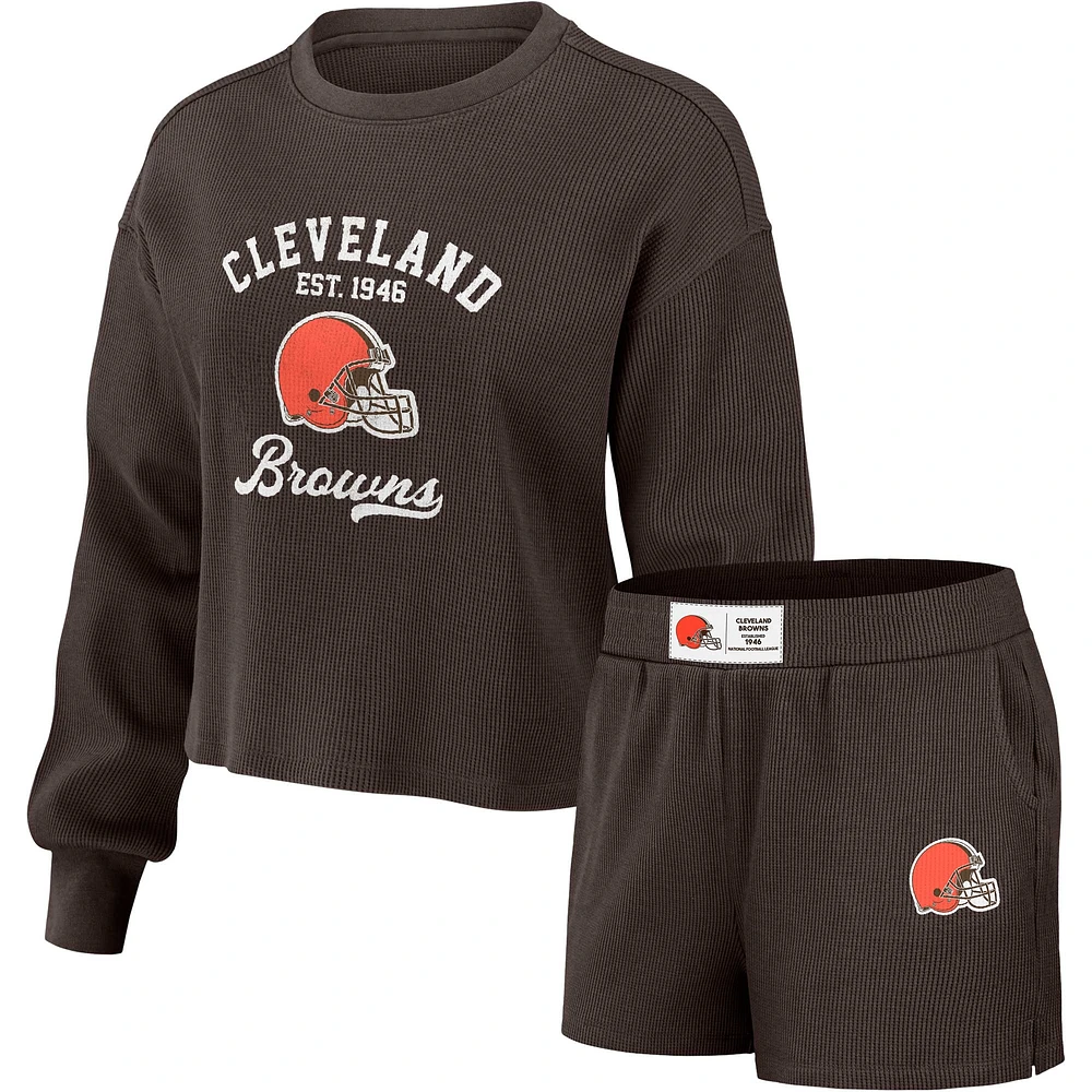 Ensemble de détente pour femme WEAR by Erin Andrews Brown Cleveland Browns avec t-shirt à manches longues et short en tricot gaufré