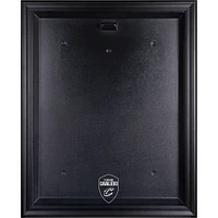 Vitrine de présentation avec logo encadré noir des Cleveland Cavaliers