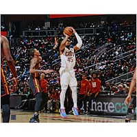 Photographie autographiée de Donovan Mitchell des Cleveland Cavaliers, prise de vue en blanc, 16" x 20"