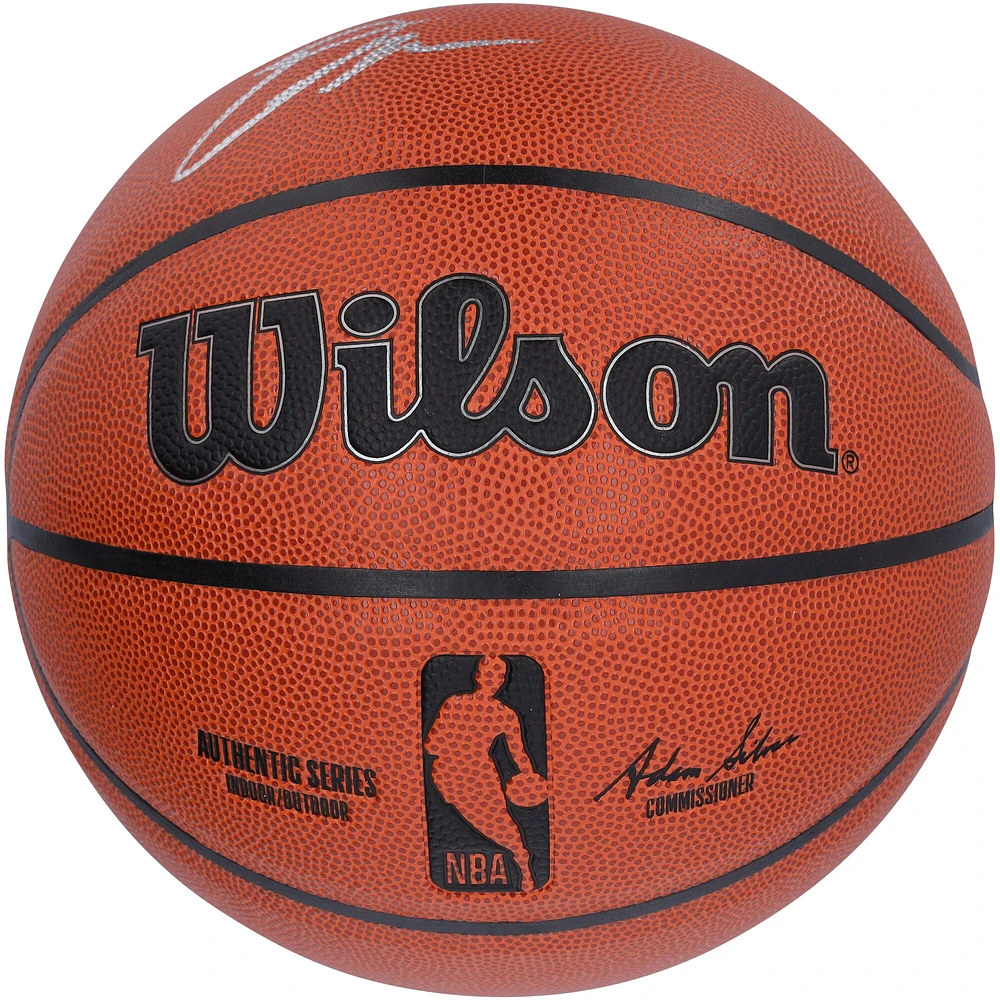 Ballon de basket-ball intérieur/extérieur Wilson autographié par Donovan Mitchell des Cleveland Cavaliers