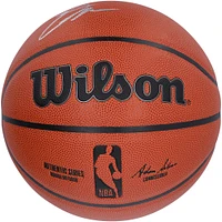 Ballon de basket-ball intérieur/extérieur Wilson autographié par Donovan Mitchell des Cleveland Cavaliers