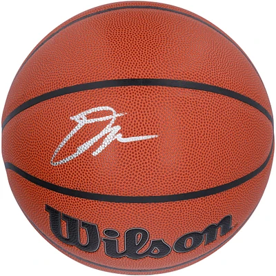 Ballon de basket-ball intérieur/extérieur Wilson autographié par Donovan Mitchell des Cleveland Cavaliers