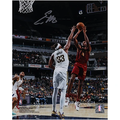 Photographie autographiée de 20,3 x 25,4 cm d'Evan Mobley des Cleveland Cavaliers contre les Indiana Pacers