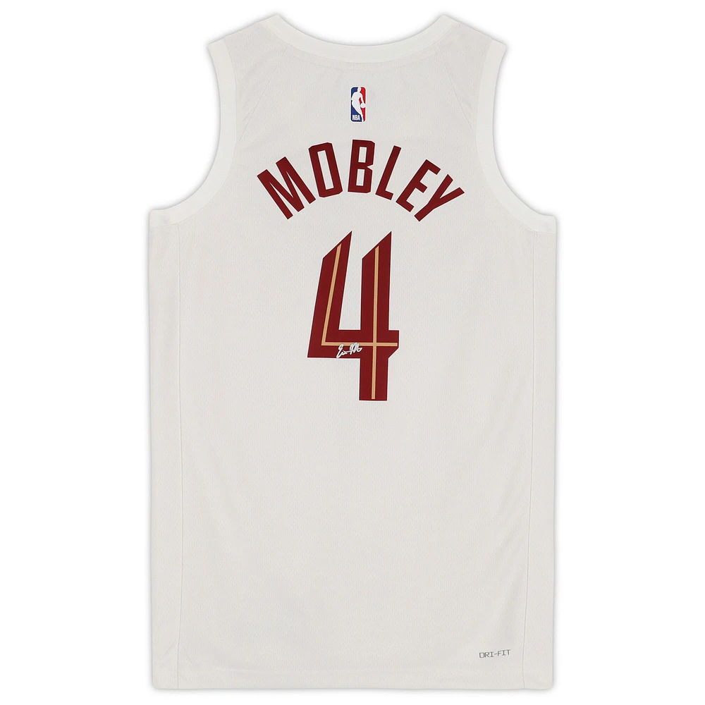 Maillot Swingman Nike blanc autographié par Evan Mobley des Cleveland Cavaliers 2022-2023