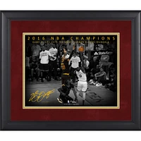 LeBron James Cleveland Cavaliers Encadré 11"x 14" NBA Finals Game 7 Chasedown Block Moments Spotlight - Signature en fac-similé