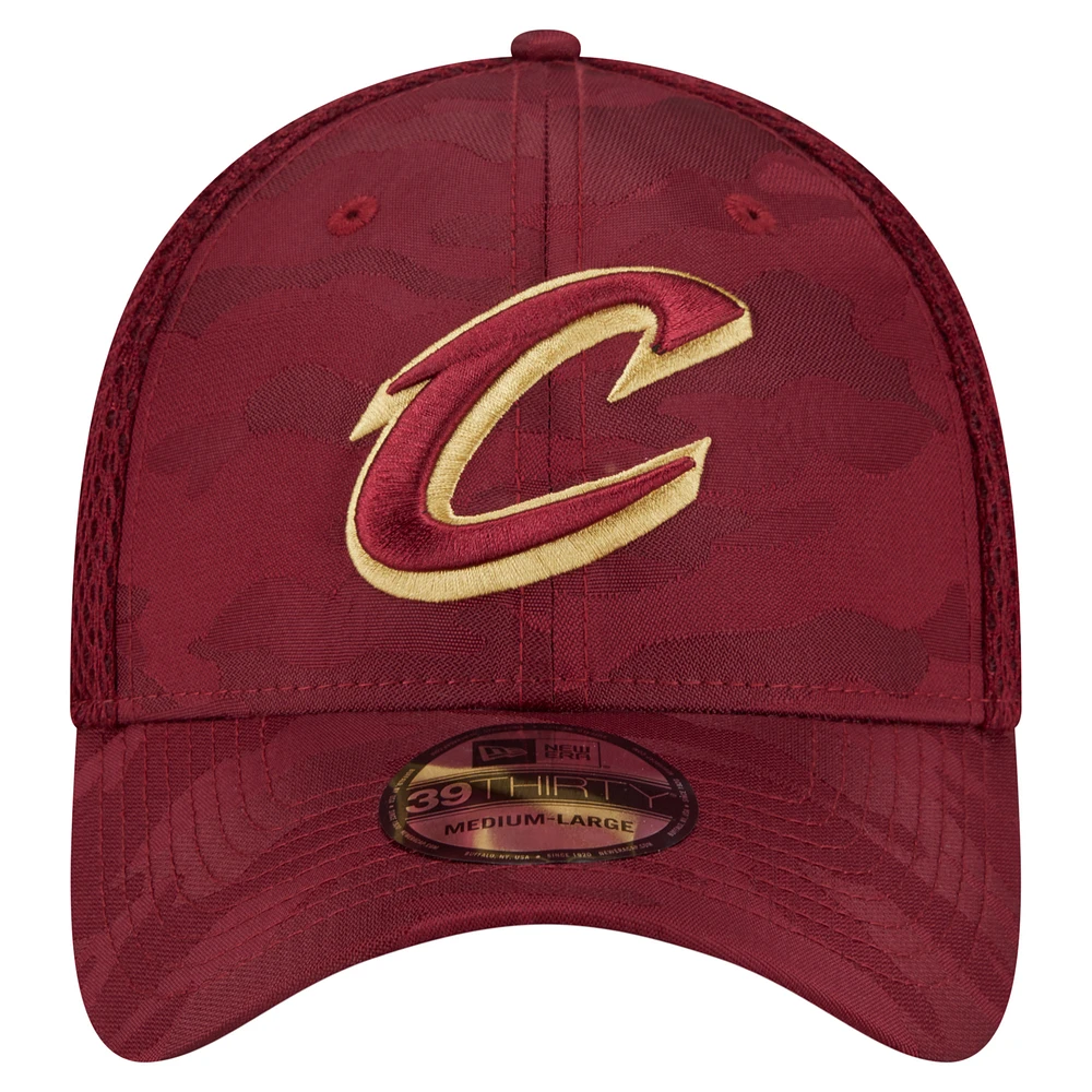 Men's New Era  Wine Cleveland Cavaliers Subtle Camo 39THIRTY Flex Hat