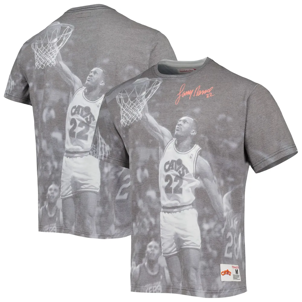 T-shirt pour homme Mitchell & Ness Larry Nance gris chiné Cleveland Cavaliers Above The Rim