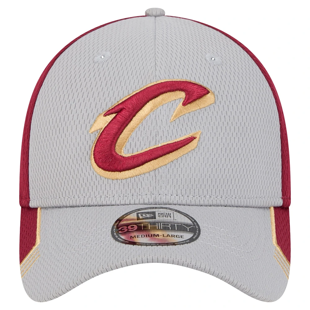 Men's New Era Gray/Wine Cleveland Cavaliers Active Trim 39THIRTY Flex Hat