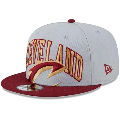 Casquette Snapback bicolore 9FIFTY New Era pour hommes, gris/vin, Cleveland Cavaliers Tip-Off