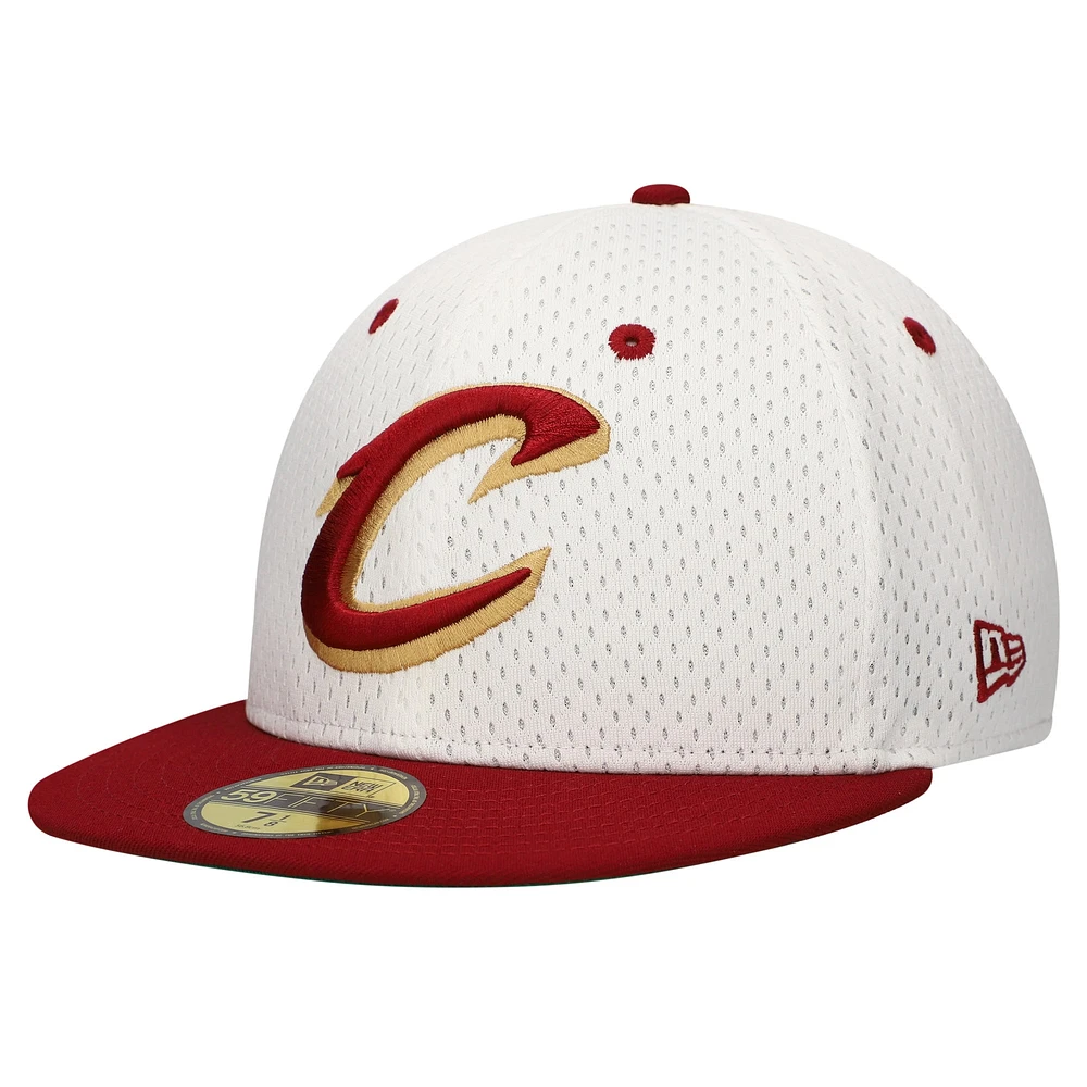 Casquette ajustée 59FIFTY Throwback 2Tone Cleveland Cavaliers New Era blanc/vin pour hommes