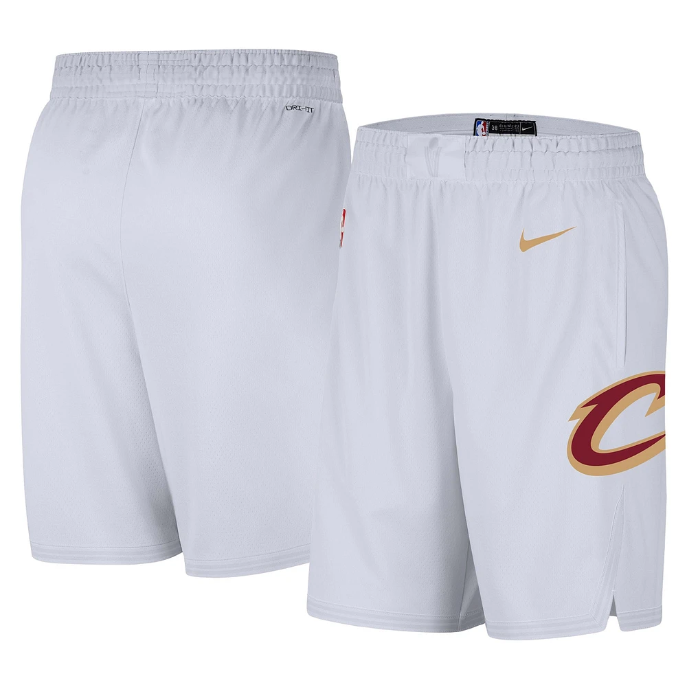 Short Nike Cleveland Cavaliers 2020/21 Association Edition Swingman Performance pour Homme - Blanc