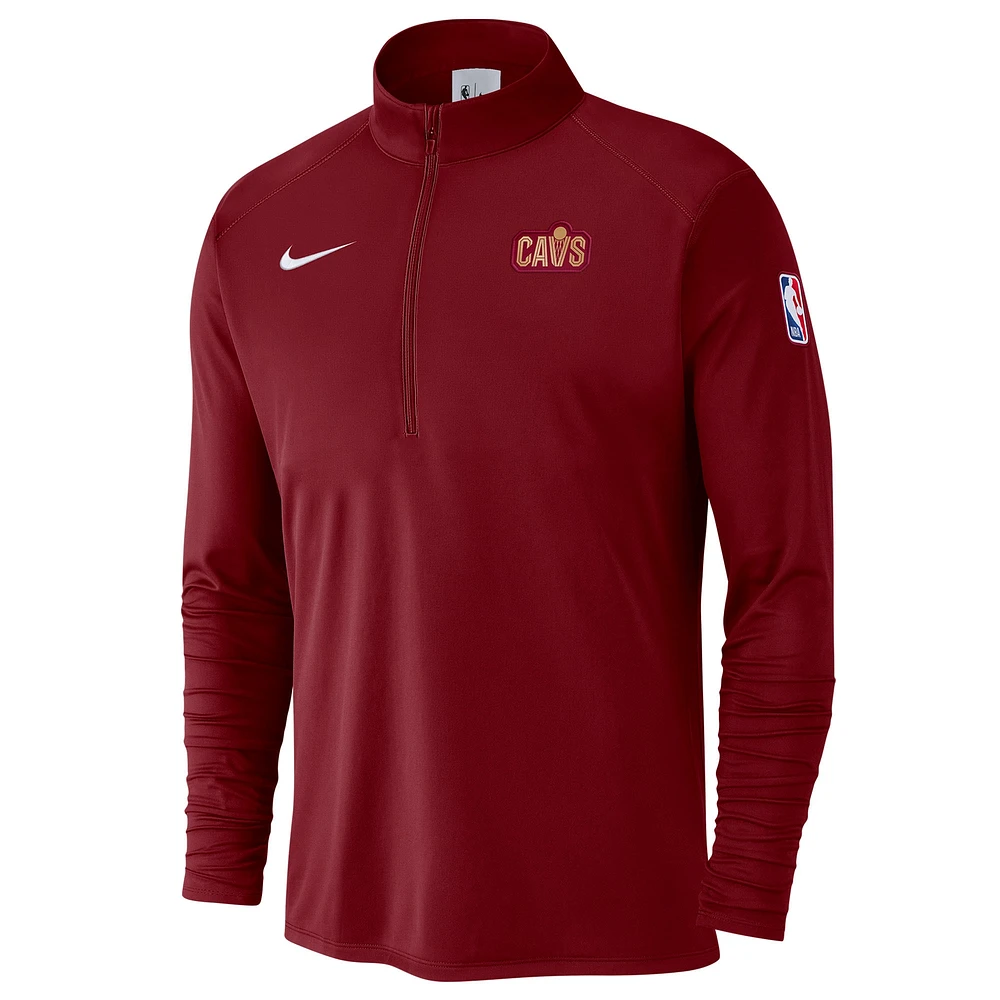 Haut à demi-zip Nike Wine Cleveland Cavaliers 2024/25 Courtside Performance pour homme