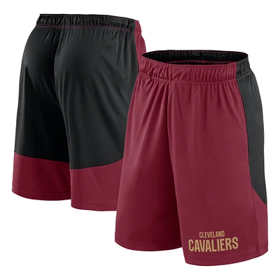 Lancement du short de performance pour homme bordeaux/noir des Cleveland Cavaliers