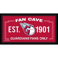 Collage encadré de 10'' x 20'' de la grotte des fans des Cleveland Guardians