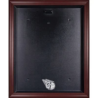 Vitrine de présentation du maillot avec logo encadré en acajou des Cleveland Guardians