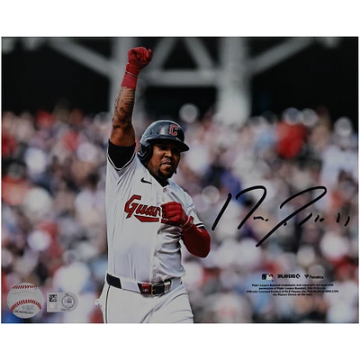 Photographie de célébration autographiée de Jose Ramirez des Cleveland Guardians (8" x 10")