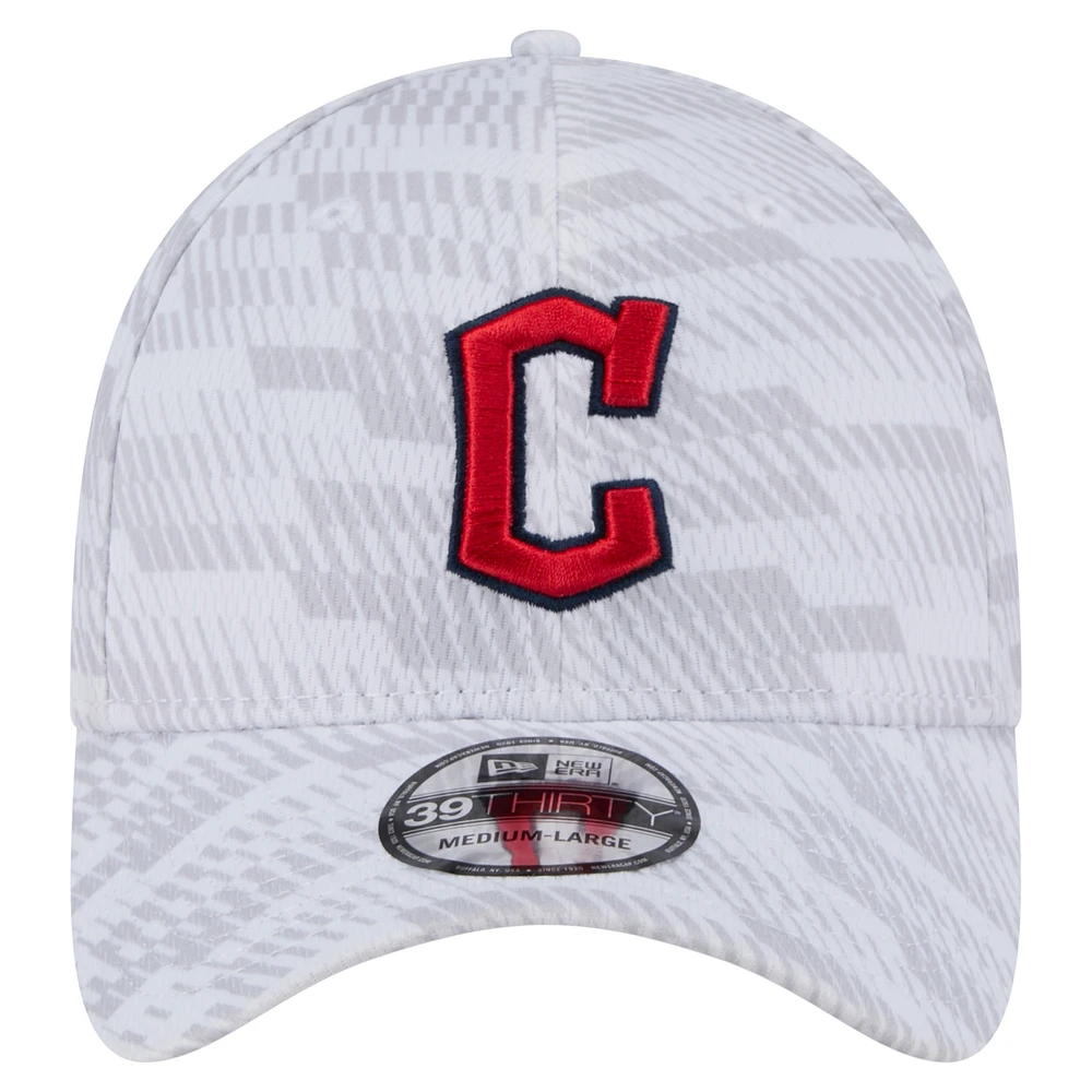 Men's New Era  White Cleveland Guardians Graded 39THIRTY Stretch Fit Hat
