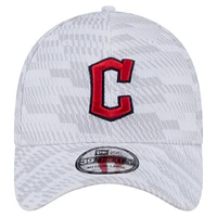 Men's New Era  White Cleveland Guardians Graded 39THIRTY Stretch Fit Hat