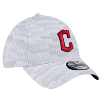 Men's New Era  White Cleveland Guardians Graded 39THIRTY Stretch Fit Hat
