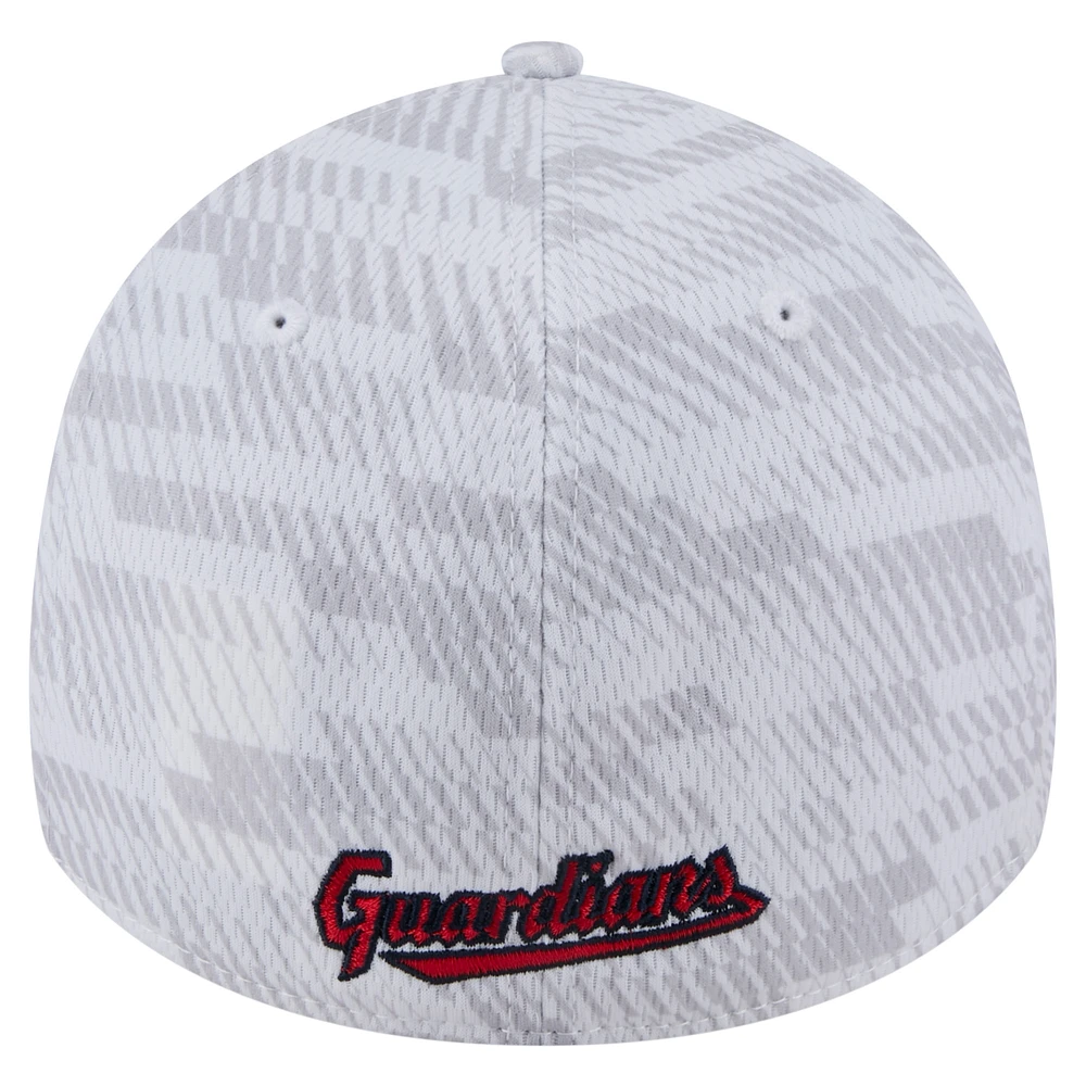 Men's New Era  White Cleveland Guardians Graded 39THIRTY Stretch Fit Hat