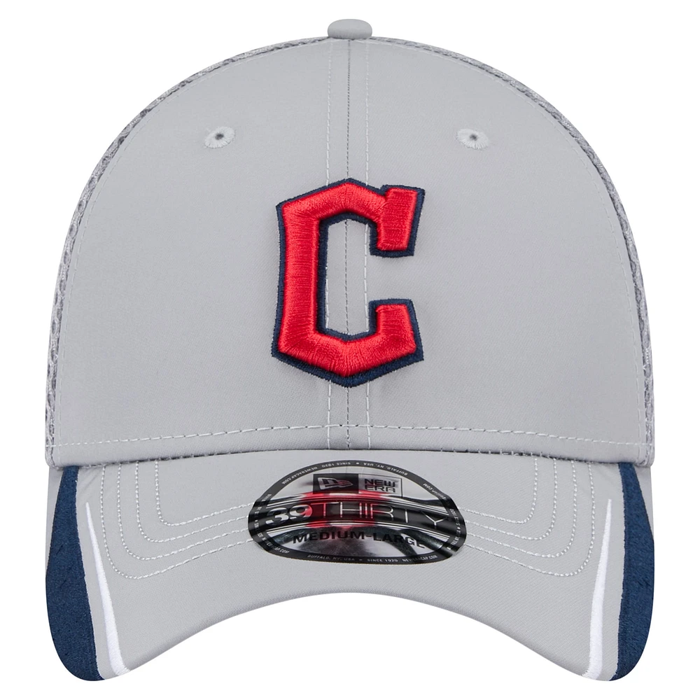 Men's New Era  Gray Cleveland Guardians Linear 39THIRTY Flex-Fit Hat