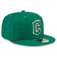 Men's New Era Kelly Green Cleveland Guardians St. Patrick's Day 59FIFTY Fitted Hat