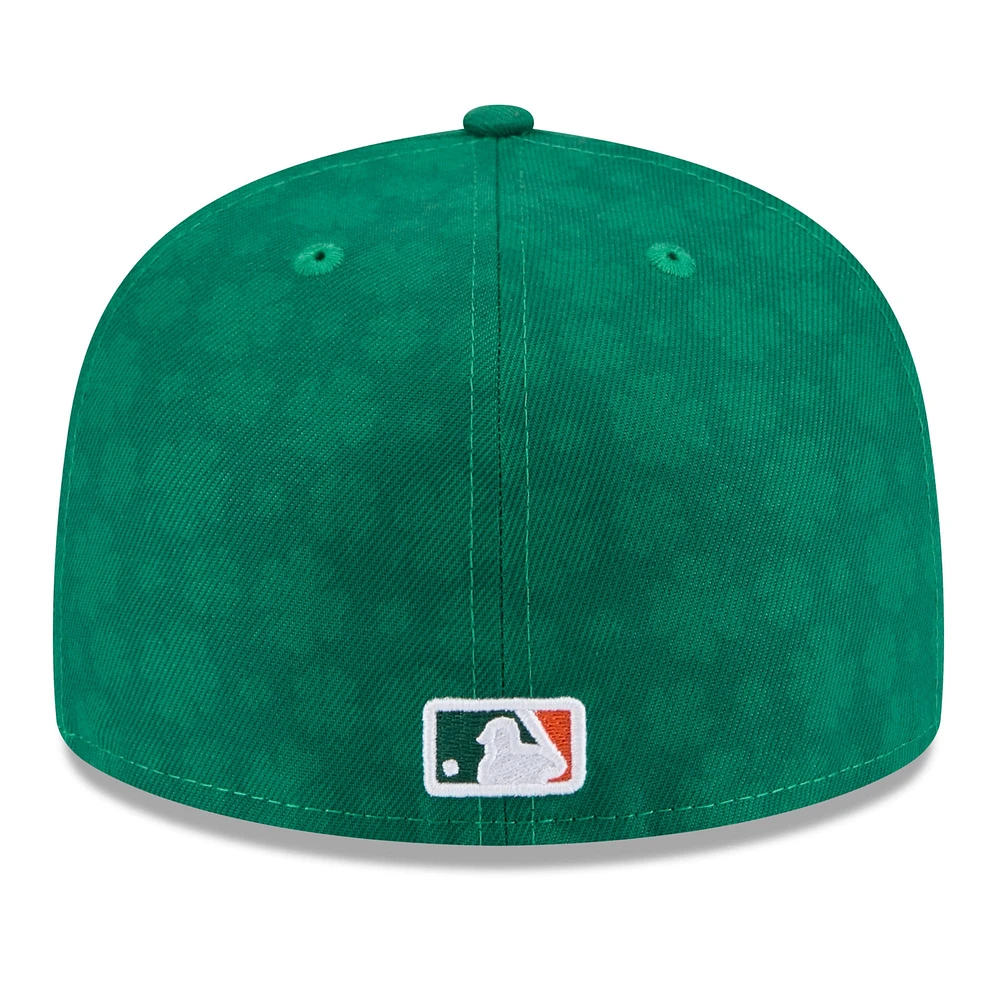 Men's New Era Kelly Green Cleveland Guardians St. Patrick's Day 59FIFTY Fitted Hat