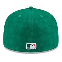 Men's New Era Kelly Green Cleveland Guardians St. Patrick's Day 59FIFTY Fitted Hat