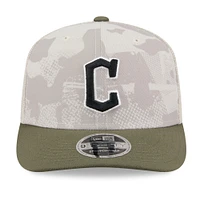 Casquette extensible à boutons-pression 9SEVENTY pour homme, couleur beige clair/olive, Cleveland Guardians 2025, Armed Forces Day, New Era