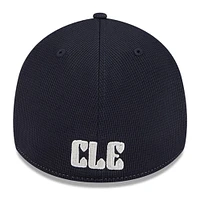 Casquette d'entraînement au bâton 39THIRTY Flex City Connect des Cleveland Guardians New Era pour homme, bleu marine et blanc