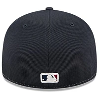 Casquette d'entraînement au bâton New Era 59FIFTY bleu marine/blanc City Connect des Cleveland Guardians pour homme