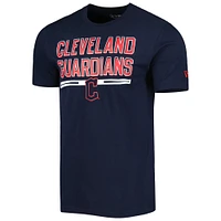 T-shirt d'entraînement au bâton New Era bleu marine Cleveland Guardians pour homme