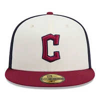 Casquette ajustée 59FIFTY Cleveland Guardians 2024 City Connect New Era pour hommes, blanc/rouge