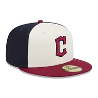 Casquette ajustée 59FIFTY Cleveland Guardians 2024 City Connect New Era pour hommes, blanc/rouge