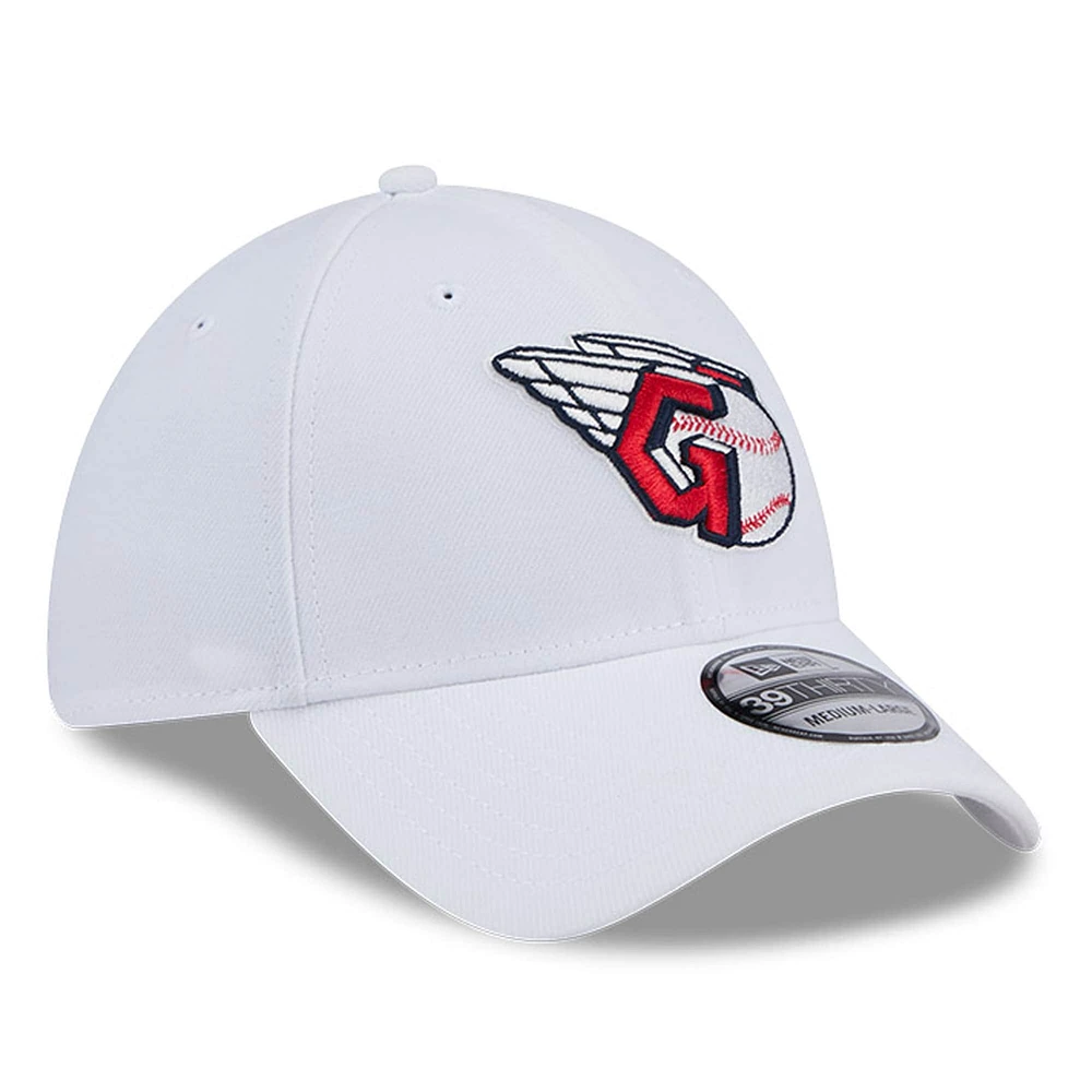 Men's New Era White Cleveland Guardians 39THIRTY Flex Hat