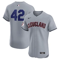 Maillot Nike gris Cleveland Guardians Road 2024 Jackie Robinson Day Elite pour homme