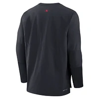 Sweat-shirt à enfiler Nike pour hommes, bleu marine, Cleveland Guardians Authentic Collection Player Performance