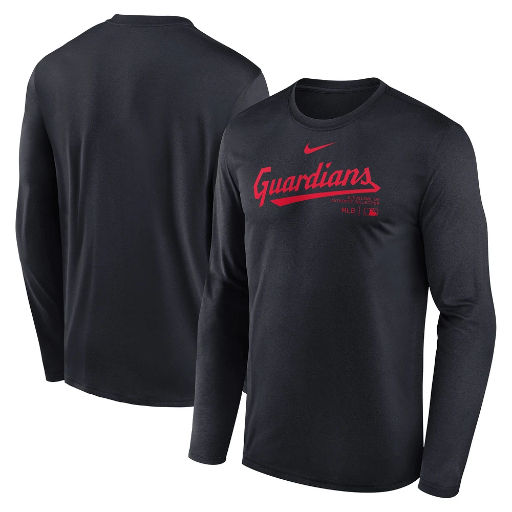 T-shirt à manches longues Nike pour hommes, bleu marine, Cleveland Guardians Authentic Collection Practice Performance