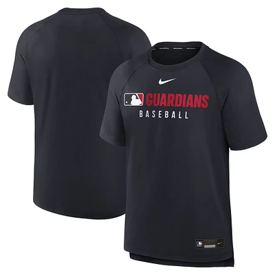 T-shirt de performance Nike bleu marine Cleveland Guardians Authentic Collection Pregame Raglan pour homme