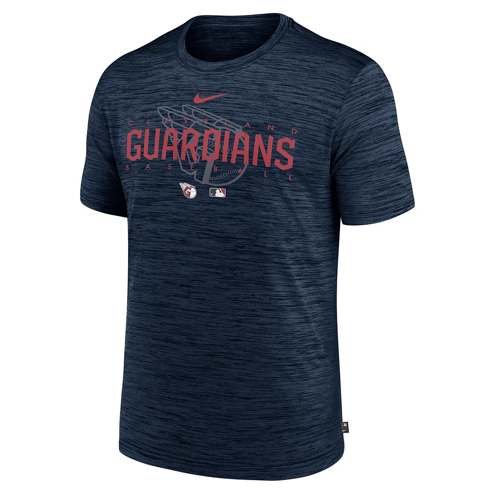 T-shirt d'entraînement Nike Cleveland Guardians Authentic Collection Velocity Performance bleu marine pour homme