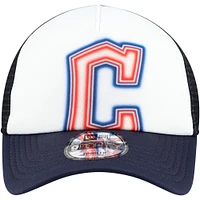 Casquette ajustable New Era blanche/bleu marine Cleveland Guardians peinte en A 9FORTY Trucker pour tout-petit