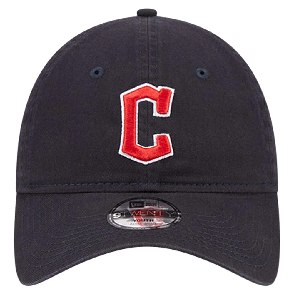 Casquette ajustable 9TWENTY pour jeunes des Cleveland Guardians de couleur bleu marine New Era