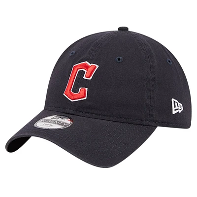 Casquette ajustable 9TWENTY pour jeunes des Cleveland Guardians de couleur bleu marine New Era