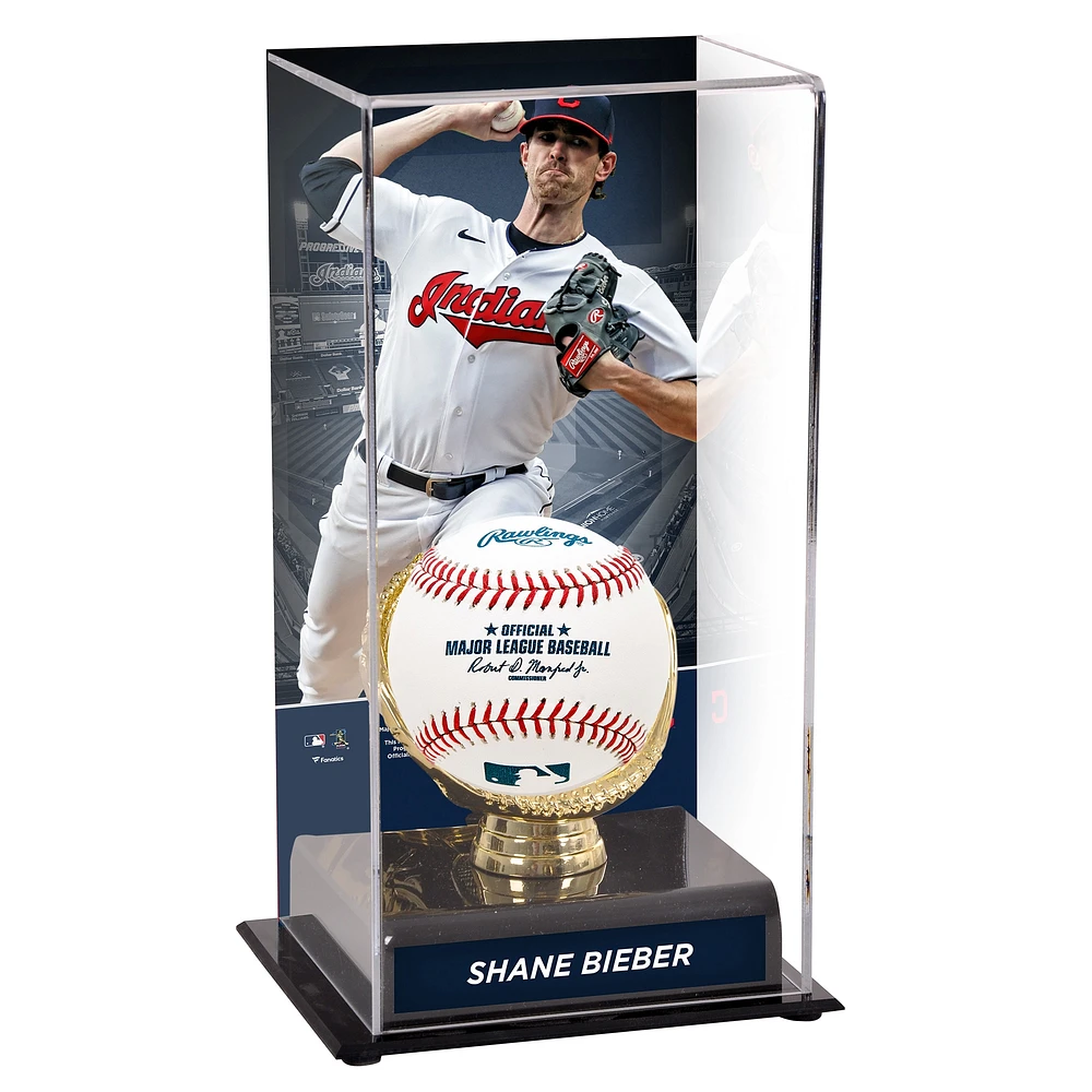 Vitrine de présentation des gants dorés des Cleveland Indians de Shane Bieber avec image