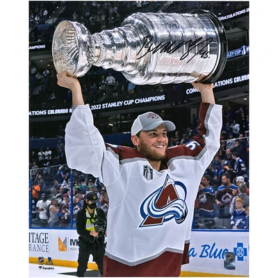 Photographie autographiée de 16" x 20" de l'Avalanche du Colorado, champion de la Coupe Stanley 2022, lors de la levée de la Coupe